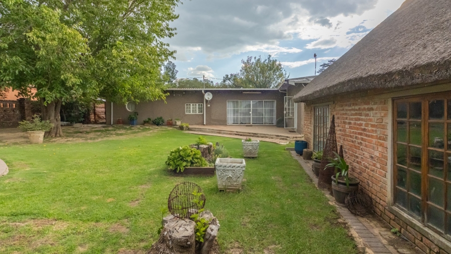4 Bedroom Property for Sale in Suidrand Free State